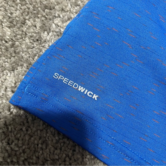 Reebok size medium women’s short sleeve athletic top - Picture 5 of 7